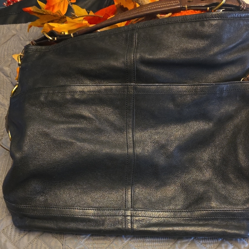 Coach Black Leather Shoulder Hobo Bag No. E0993-70189 - Picture 14 of 17